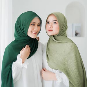 CYRA Scarf, 40 Colors Pleated Hijab Shayla, Textured Plissé Headscarf, Lightweight Scarves Wrap Shawl, Sage Green Emerald, Muslim Women Gift