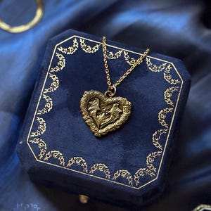 The Court of Dreams Amulet Necklace | ACOTAR Jewelry, Feysand, Night court, celestial