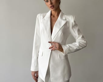 Weißer zweiteiliger Hosenanzug mit taillierter Jacke für große Frauen