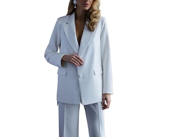 Wit oversized broekpak voor lange vrouwen in zakelijke, casual en krachtige stijl