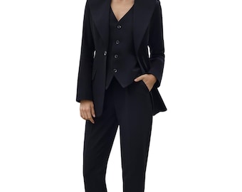 Conjunto formal preto de três peças com calça e blazer para mulheres de negócios.