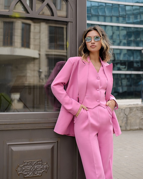 Klassischer rosa Damen Anzug, Büro Frauen 3-teiliger Anzug mit Slim Fit  Hose, geknöpfte Weste und Blazer Smart Casual, Bürokleidung für Frauen -  .de
