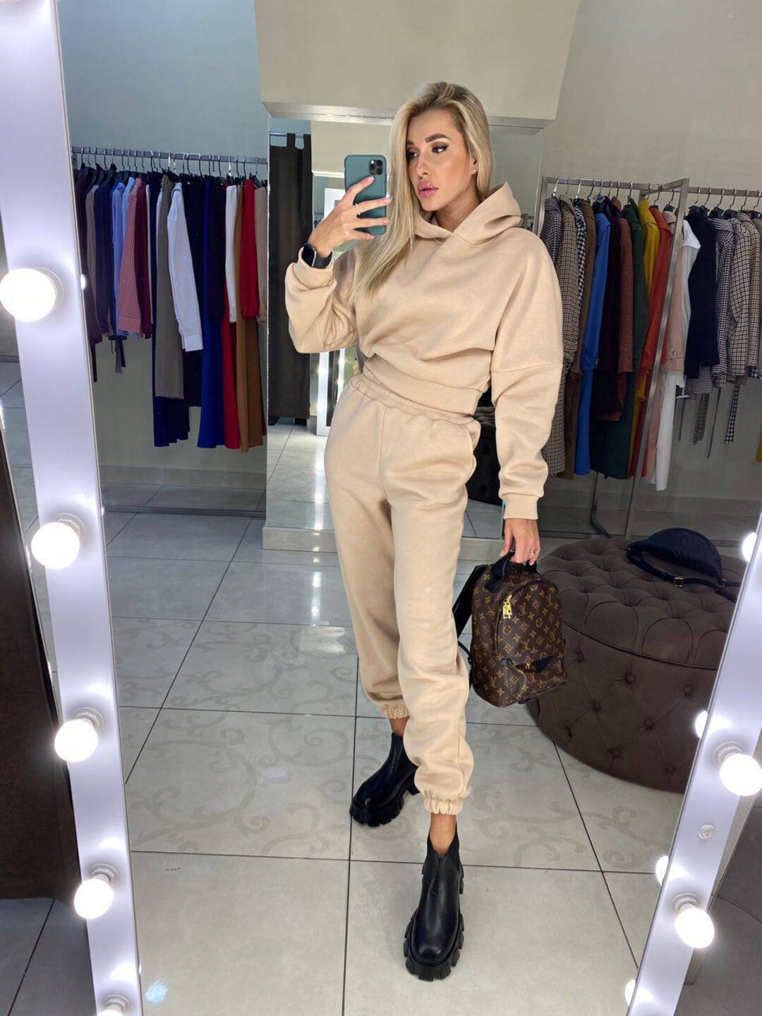 Beige jogging suit shop