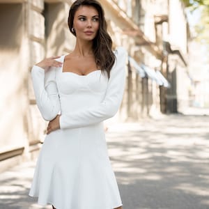 Voluminous Sleeves dress, Mini dress with Long sleeves and Sweetheart Neckline, Bodycon Dress for Special Occasions, White Bridal Mini dress