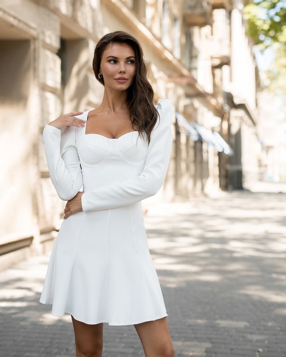 Sweetheart neckline bodycon best sale dress