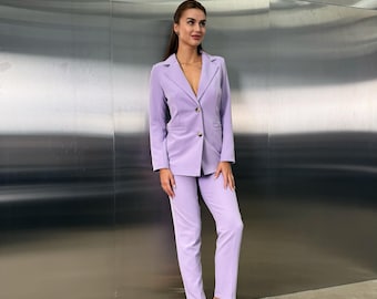 Conjunto de pantalón de oficina color lavanda con estilo de oficina para mujer