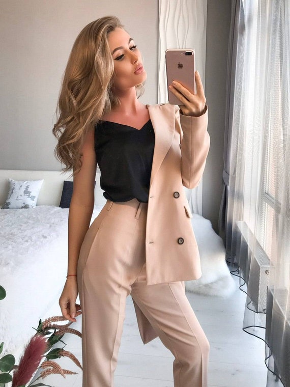 Traje de pantalón de mujer beige, traje de pantalón formal para