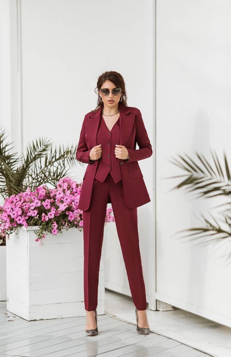 Costume femme de bureau 3 pièces, costume de graduation, costume blazer  femme rouge, costume femme, costume de mariage, costume décontracté pour  femme par Vils -  Canada