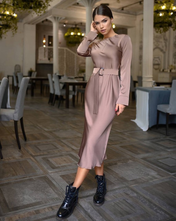 Silk dress shop with belt