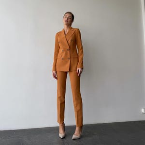 Tailleur pantalon classique classique caramel pour femmes petites, tailleur pantalon blazer Office core pour femmes d'entreprise