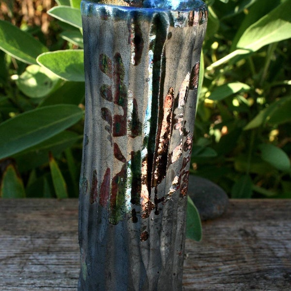 Vase Raku Kurinuki blau irisierend