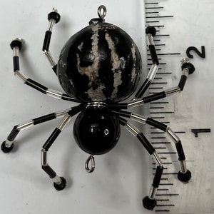 Tiger Kukui Nut Beaded Spiders