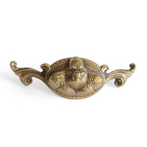 Tirador de gabinete de gorila de latón: tirador de cajón con montaje de doble tornillo para tocador, armario o gabinete: pomo para muebles con forma de animal en latón macizo.