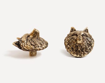 Tirador de latón "Lobo" de TUTURA. Tiradores exquisitos para cajones, armarios, cómodas y muebles.