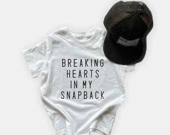 Breaking Hearts In My Snapback, Boys Style, Snapback, Toddler Boys, Cool Shirts, Hipter, Heartbreaker, Tee