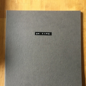 On Time - kunstenaarsboek (8,5 x 11&quot;)