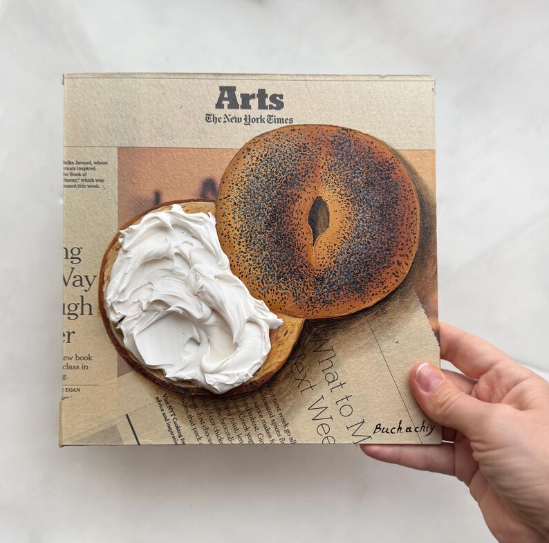 Bagel schilderij krantenkunst Impasto schilderij krant schilderij bagel kunst op krant muurkunst origineel eten schilderij brood schilderij afbeelding 3
