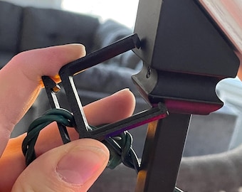 Christmas Light Clips - Hang Christmas lights easily on handrails