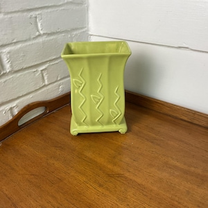 Vintage Haeger Lime Green Vase With Ivy Pattern Art Deco