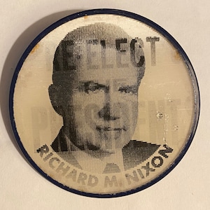 Nixon 2 1/2 " flasher lenticular pinback Campaign button vintage Vari-Vue