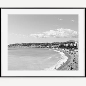 Impresión de Francia, fotografía de playa en blanco y negro, póster de la Costa Azul, decoración de pared del sur de Francia, arte mural costero para sala de estar
