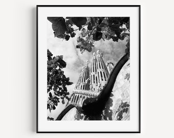 La Sagrada Familia, Black and White Barcelona Photography, Spain Wall Decor, Barcelona Travel Gift, Architecture Print, Large Wall Art