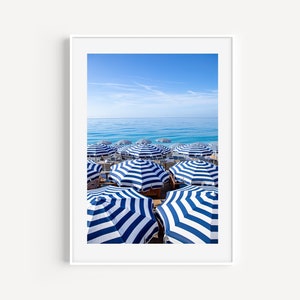 Impresión de sombrilla de playa, impresión de playa de la Riviera Francesa, Niza, Francia, impresión aérea de sombrilla de playa, Costa Azul, fotografía de playa, decoración de pared de playa