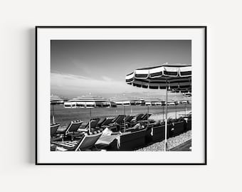 Black and White Beach Umbrella Print, Coastal Wall Art, Beach Travel Photography, Preppy Summer Poster, Nautical Wall Decor for Beach House