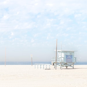 Lifeguard Tower Santa Monica Beach Photography, Coastal Wall Decor, Neutral Beach Print, Ocean Wall Art, Lifeguard Station, Cali Surf Poster