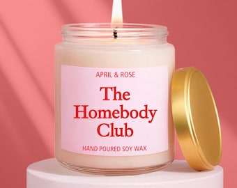 Homebody Club-kaarscadeau | Gezellige avond in | Introvert cadeau-idee | Ontspanning | Leuk citaat | Geparfumeerde sojawas | Zelfzorg voor haar | verjaardag
