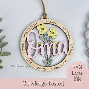 Arquivo de corte gravado a laser SVG de ornamento OMA | Palavras descritivas inspiradoras | Glowforge pronto e testado | Arquivo de madeira cortado personalizado