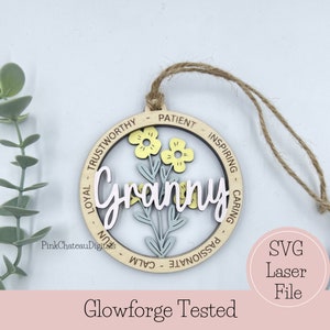 Arquivo de corte gravado a laser SVG de ornamento da vovó | Palavras descritivas inspiradoras | Glowforge pronto e testado | Arquivo de madeira cortado personalizado