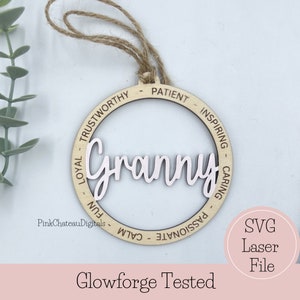 Arquivo de corte gravado a laser SVG de ornamento da vovó | Palavras descritivas inspiradoras | Glowforge pronto e testado | Arquivo de madeira cortado personalizado