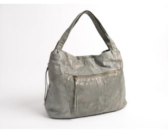 Hobo International Schultertasche aus metallisch-zinnfarbenem Leder mit Ziernähten (nicht mehr erhältlich)