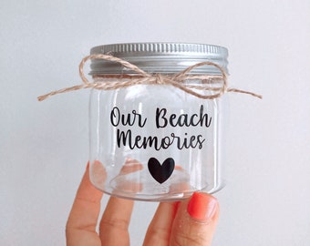 Barattolo di conchiglie di plastica - I nostri ricordi di spiaggia - Vacanza al mare - Regalo per la luna di miele - Contenitore di sabbia Beach Treasures - Espositore di conchiglie - Ricordo di vacanza