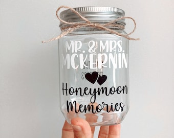 Plastic Seashell Jar- Honeymoon Sand Jar- Seashell Sand Memory Jar- Destination Wedding- Bridal Shower- Mr. & Mrs. Gifts- 2023 Wedding