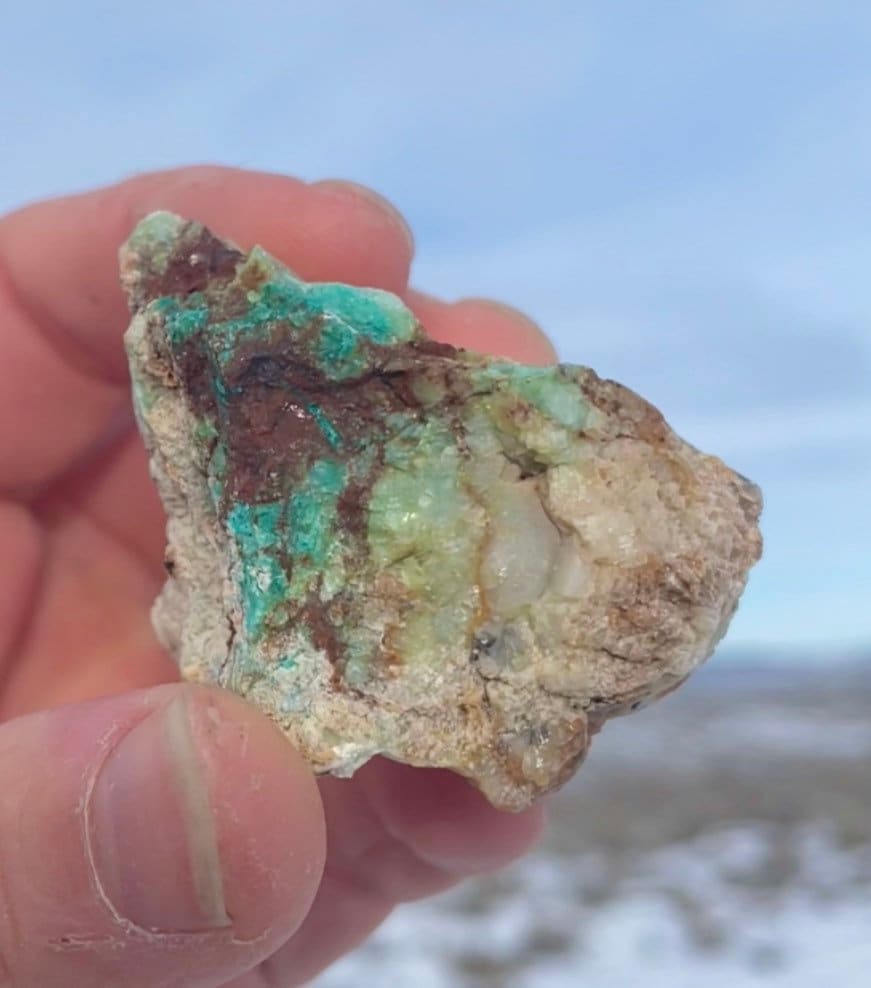 クリソコラの輝くドゥルージーで覆われた水晶、マラカイトと天然銅