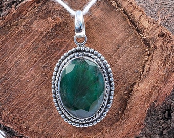 Attractive Emerald Pendant, 925 SilverJewelry,Emerald Necklace, Green Stone Pendant,Oval Pendant, Handmade, Gift Ideas, Boho Pendant Jewelry