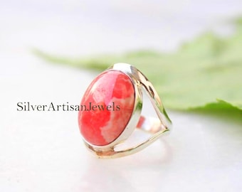 Rhodochrosite Ring: Oval Cabochon, Sterling Silver, Pink Gemstone