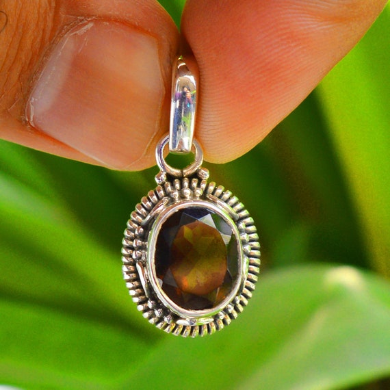 Pendentif cabochon en quartz fumé : collier fait main en