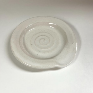 White Pottery Spoon Rest, Handmade Ceramic Spoon Rest, Swirl Spoon Rest,  Pottery Utensil Holder, Spoon Rest, Unique Housewarming Gifts
