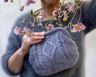 Clutch Cara - English version - pdf- beginner-friendly Aran patterns
