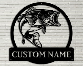 Letrero metálico personalizado con monograma de lubina negra, letrero metálico de lubina negra, arte mural de pesca, decoración mural de pesca