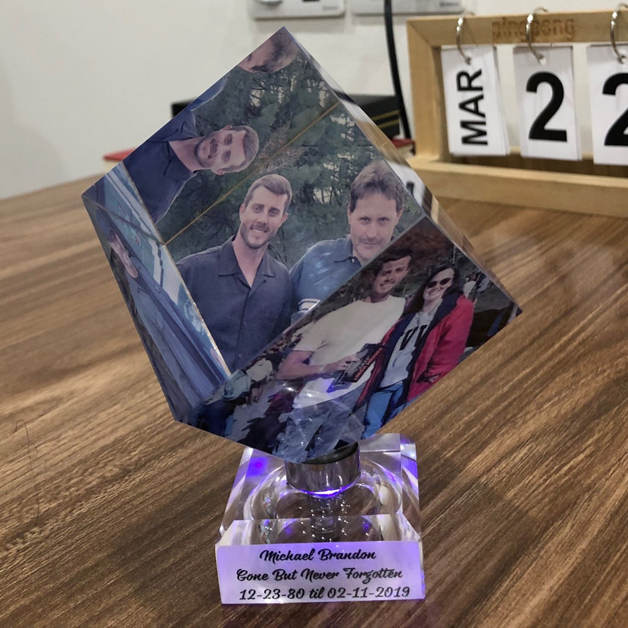 rotating crystal cube photo frame