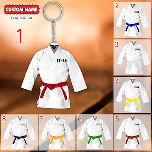 Porte-clés personnalisé en couleur pour ceinture de karaté, Porte-clés en acrylique avec nom personnalisé, Cadeau pour amateur de karaté, Cadeau pour praticien de karaté, Arts martiaux