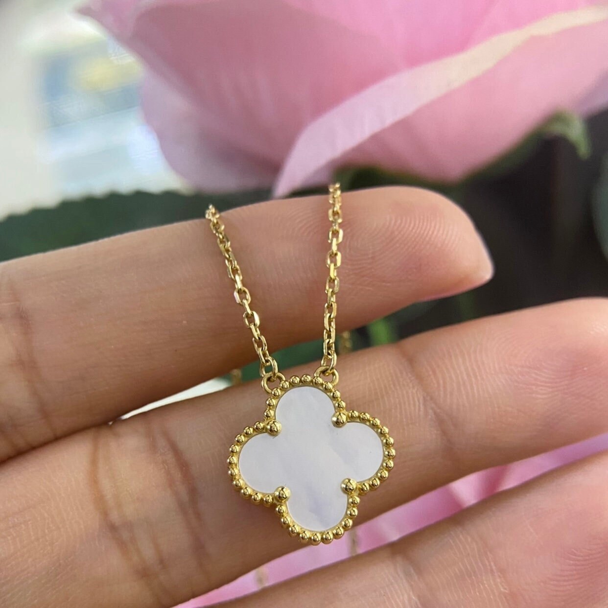 Four Leaf Clover Crystal Necklace 18k Gold Plated Black – Pawto Ready