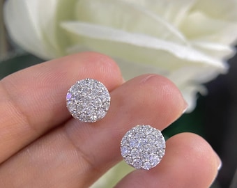14K White Gold  1.10ct round cut diamonds studs. SIT