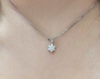 14K White Gold Flower Style 0.70CT Natural Diamond Pendant