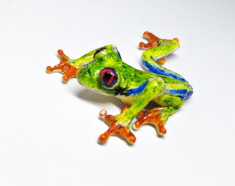 red eyed tree frog pendant, Custom frog jewelry, pet jewlry, Handmade Polymer Clay Frog pendant, realistic pendant, gift for her, green Toad
