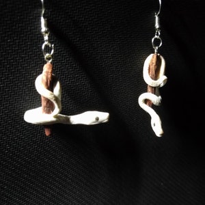 Snake On Branch Earrings, Handmade Polymer Clay Earrings, realistic earring, white earrings, jewelry aesthetic, snake earrings, gift for her